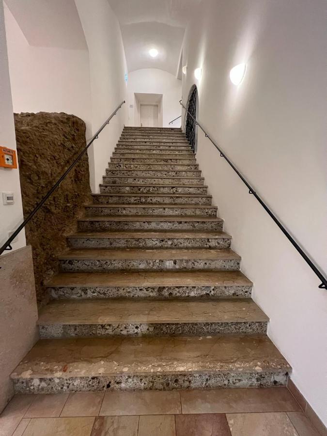 Palais Am Kai - Zentrale Lage, Kostenloser Parkplatz Homestay